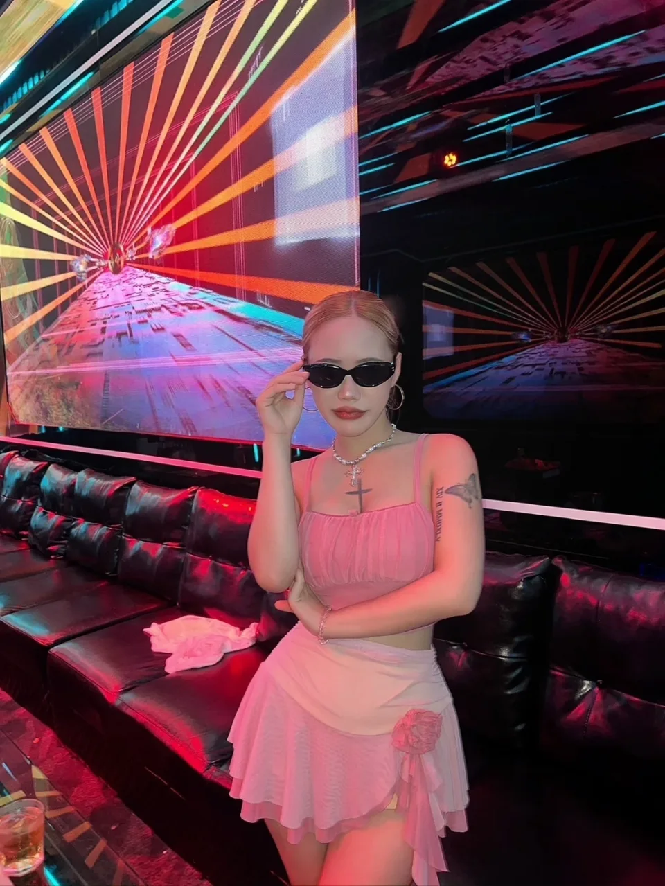 Ebony photo 5 in Sharjah: 26 years old, asian, slim, black hair, 165 cm, 50 kg, C bust