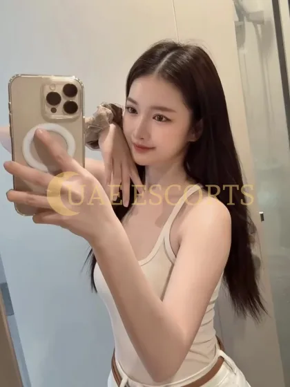 Asthildur photo 3 in London: 23 years old, asian, black hair, 161 cm, 51 kg, Medium bust
