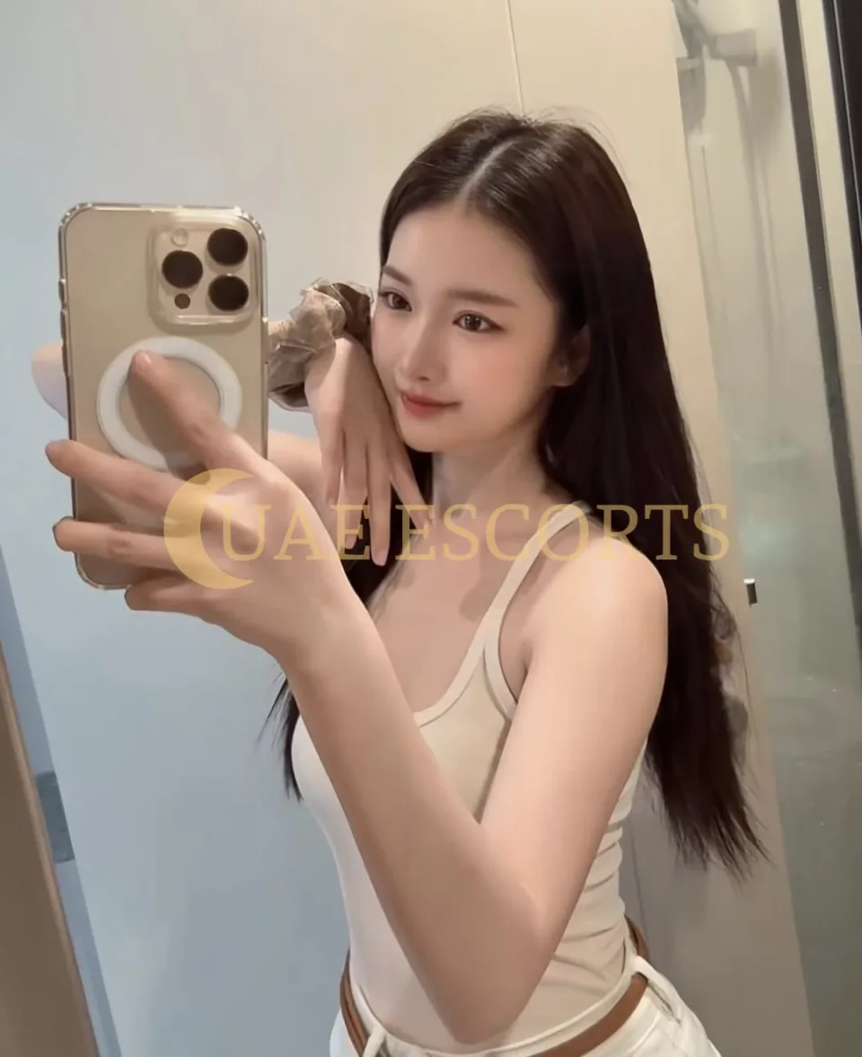 Asthildur photo 3 in London: 23 years old, asian, black hair, 161 cm, 51 kg, Medium bust
