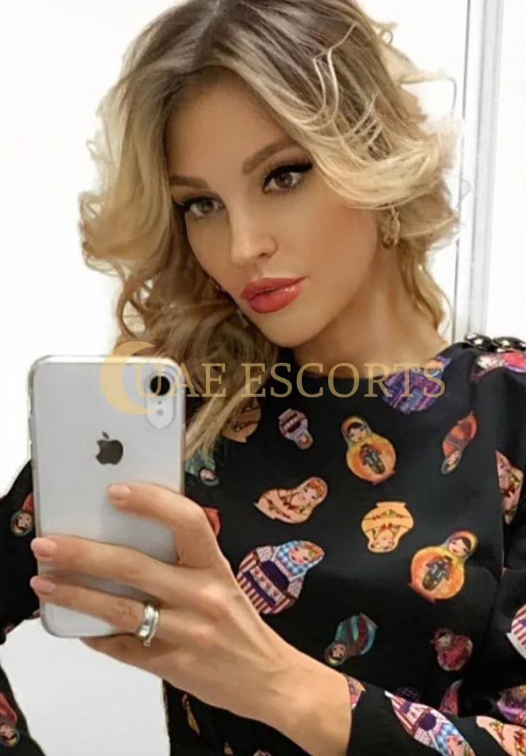 Aulikki photo 1 in Bremen: 23 years old, arab, slim, blonde hair, 170 cm, 54 kg, Medium bust