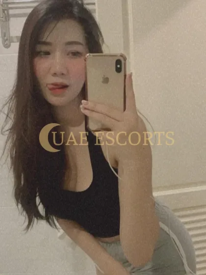 Aureliana photo 2 in Ulm: 25 years old, asian, black hair, 166 cm, 48 kg, Large bust