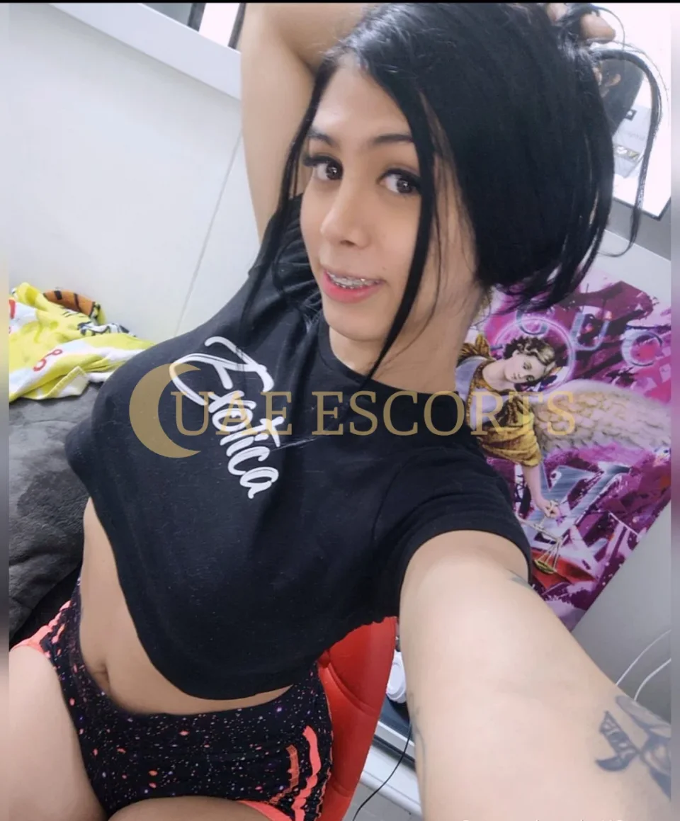 Aurore photo 7 in Berlin: 28 years old, european, slim, brown hair, Small bust