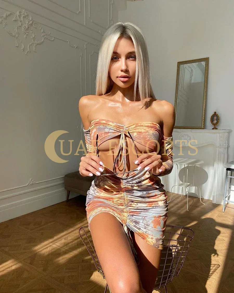 Aya photo 2 in Munich: 28 years old, skinny, blonde hair, 168 cm, 60 kg, Medium bust
