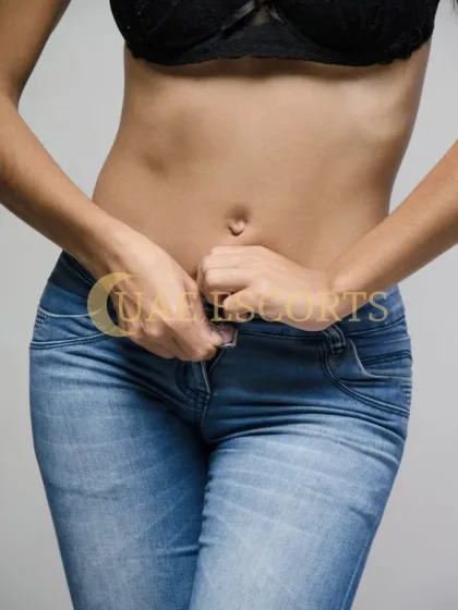 Ayesha photo 3 in London: 27 years old, curvy, brunette, 170 cm, 45 kg, Large bust