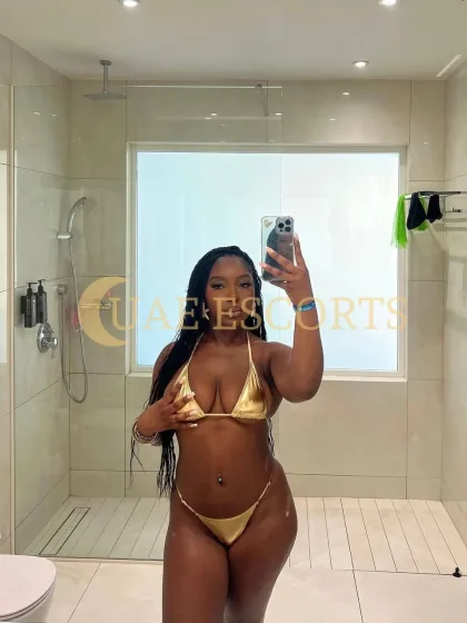 Bebba photo 1 in Essen: 25 years old, curvy, black hair, 167 cm, 68 kg, Medium bust