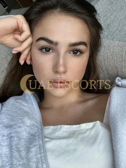 Benidikta photo 3 in Hoofddorp: 21 years old, european, slim, brown hair, 169 cm, 53 kg, Medium bust