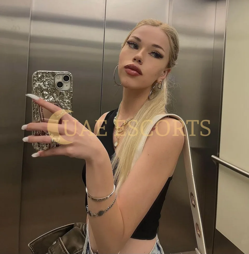 Benna photo 1 in Llandudno: 28 years old, asian, slim, black hair, 165 cm, 56 kg, Large bust