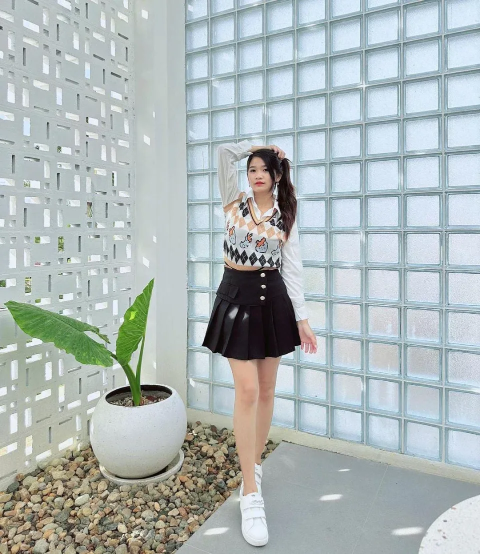 Thora photo 7 in Hong Kong: 24 years old, asian, slim, black hair, 160 cm, 50 kg, C bust