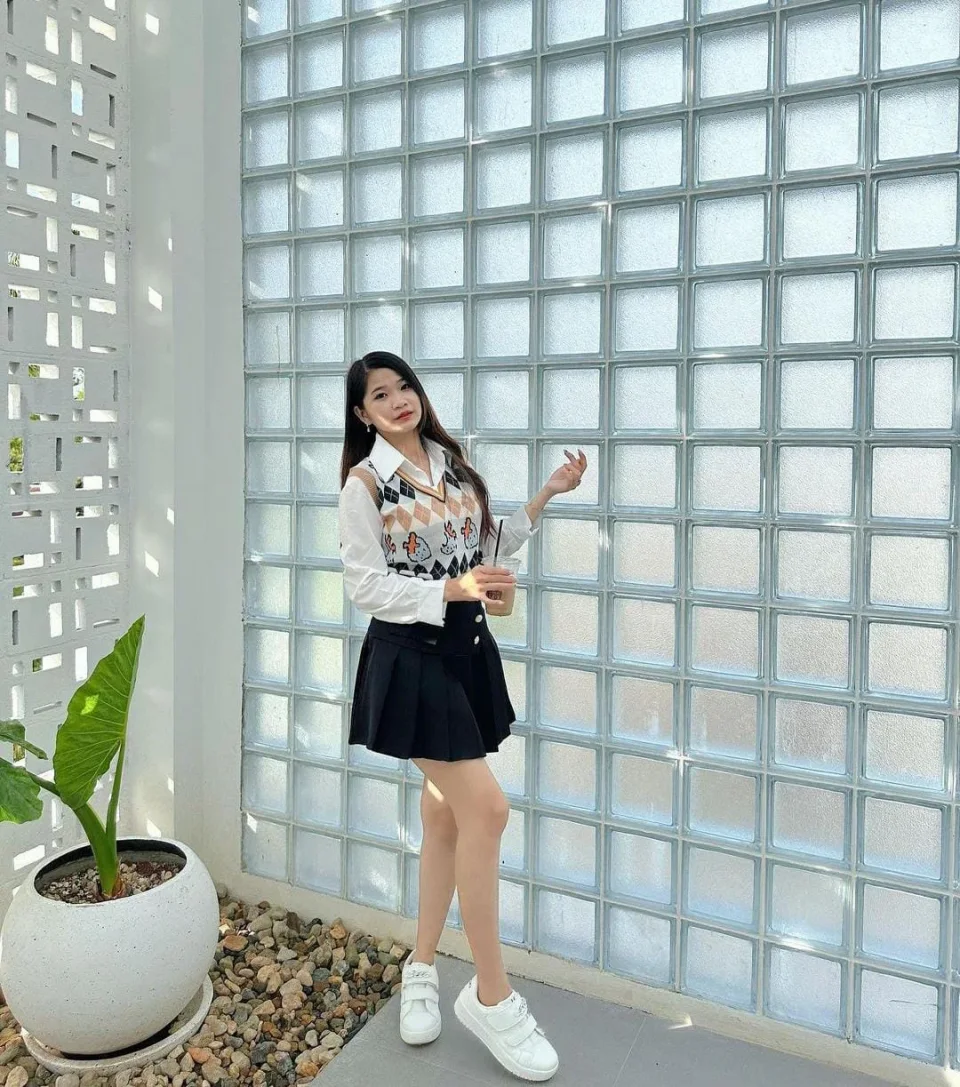 Thora photo 9 in Hong Kong: 24 years old, asian, slim, black hair, 160 cm, 50 kg, C bust