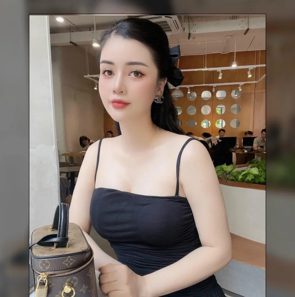 Susie photo 8 in Ajman: 25 years old, arab, curvy, black hair, 167 cm, 51 kg, E bust
