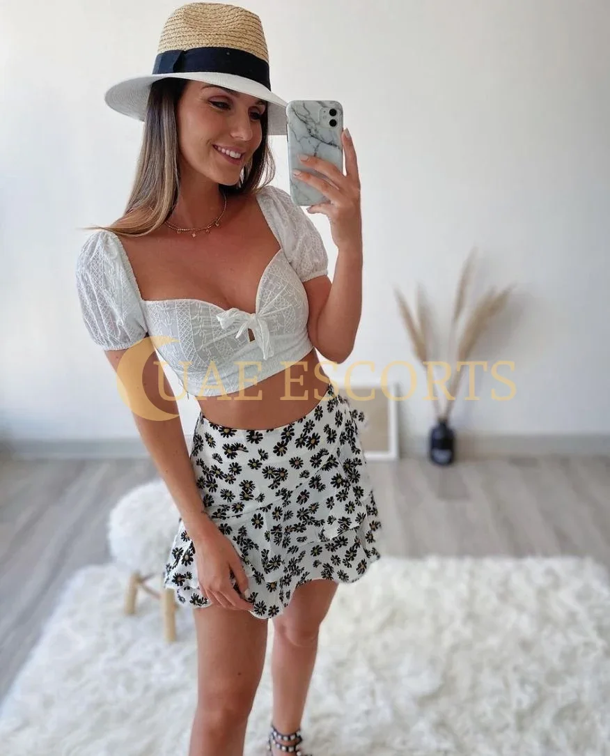 Beta photo 2 in Cardiff: 23 years old, arab, slim, brown hair, 170 cm, 54 kg, Medium bust