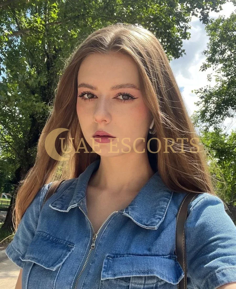Betania photo 1 in London: 25 years old, european, slim, brown hair, 170 cm, 52 kg, Medium bust