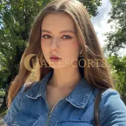 Betania photo 1 in London: 25 years old, european, slim, brown hair, 170 cm, 52 kg, Medium bust