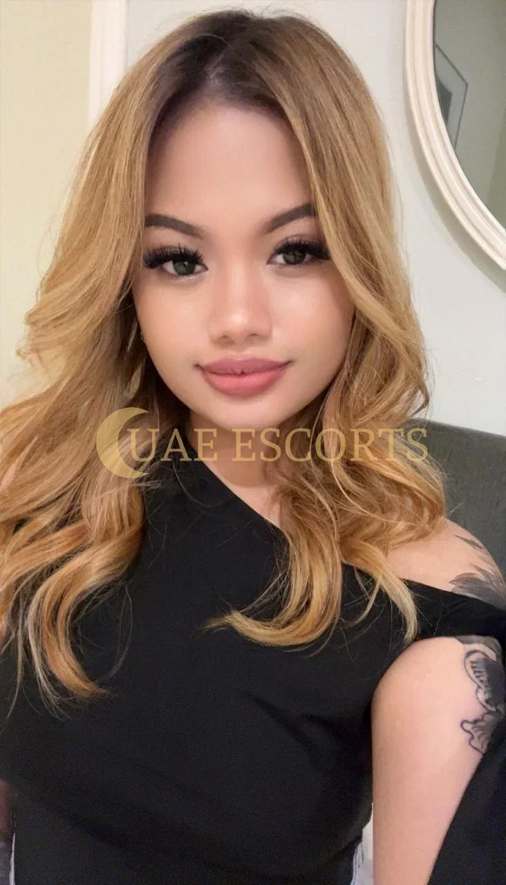 Betsy photo 10 in La Rochelle: 24 years old, asian, slim, blonde hair, 160 cm, 48 kg, Medium bust