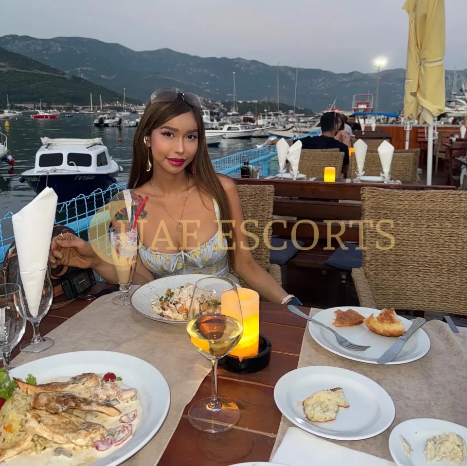 Birgid photo 1 in Bonn: 25 years old, skinny, brown hair, 167 cm, 53 kg, Medium bust