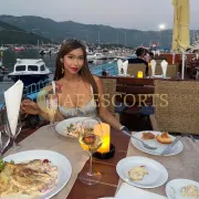 Birgid photo 1 in Bonn: 25 years old, skinny, brown hair, 167 cm, 53 kg, Medium bust