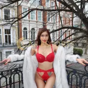 Birgid photo 9 in Bonn: 25 years old, skinny, brown hair, 167 cm, 53 kg, Medium bust