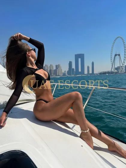 Bjorgheidur photo 3 in Marseille: 26 years old, slim, brown hair, 169 cm, 51 kg, Medium bust