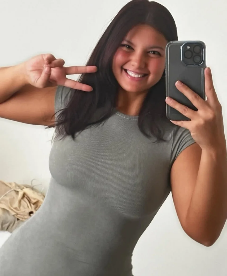 Bernadine photo 2 in Abu Dhabi: 26 years old, regular, brown hair, 170 cm, 59 kg, C bust