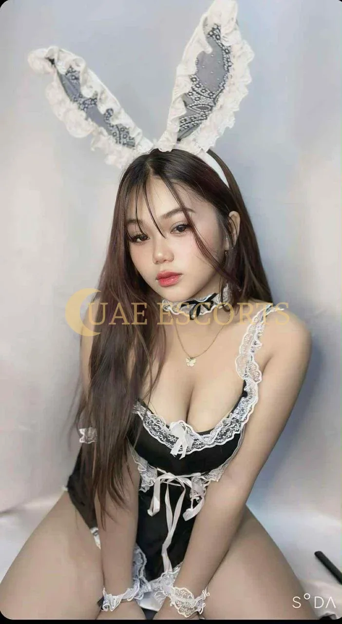 Boglarka photo 2 in Augsburg: 23 years old, regular, black hair, 160 cm, 52 kg, Medium bust
