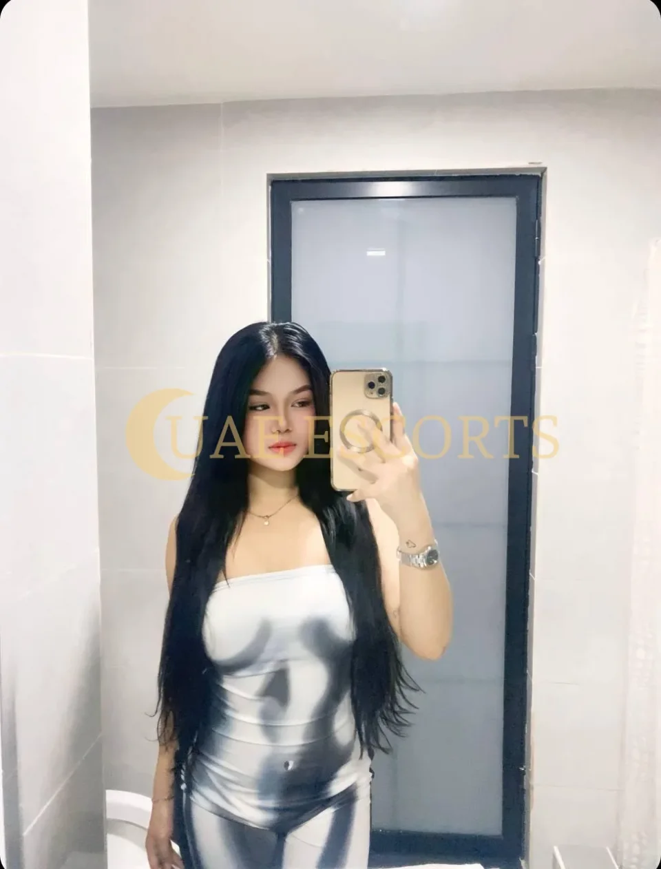 Boglarka photo 3 in Augsburg: 23 years old, regular, black hair, 160 cm, 52 kg, Medium bust