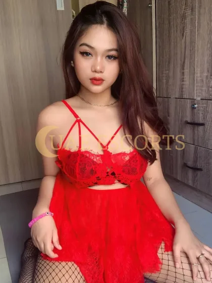 Boglarka photo 4 in Augsburg: 23 years old, regular, black hair, 160 cm, 52 kg, Medium bust