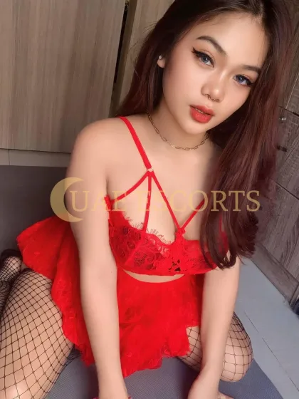 Boglarka photo 5 in Augsburg: 23 years old, regular, black hair, 160 cm, 52 kg, Medium bust