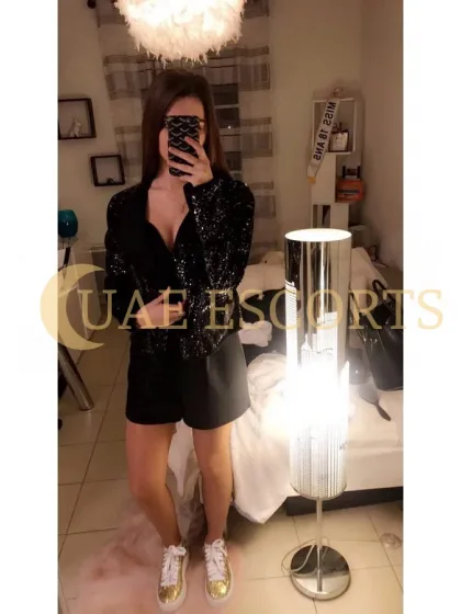 Borg photo 2 in Dijon: 28 years old, latina, skinny, brunette, 169 cm, 59 kg, Medium bust