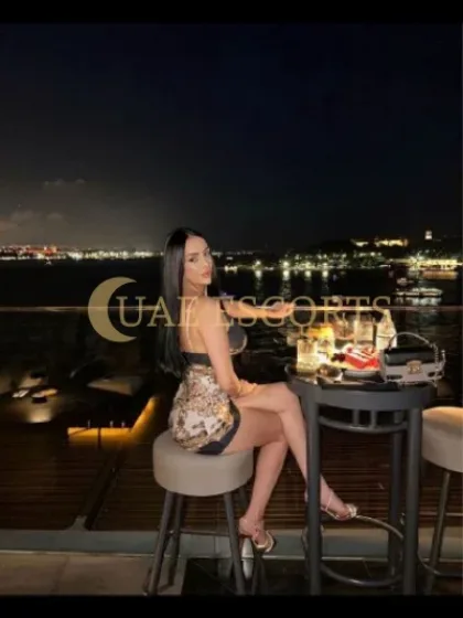 Bozidara photo 1 in The Hague: 24 years old, arab, curvy, black hair, 178 cm, 58 kg, Large bust