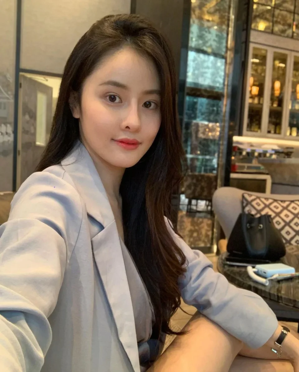 Kathryne photo 3 in Dubai: 23 years old, asian, slim, black hair, 162 cm, 51 kg, C bust
