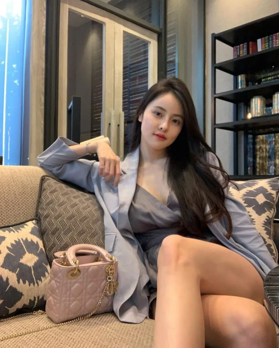 Kathryne photo 4 in Dubai: 23 years old, asian, slim, black hair, 162 cm, 51 kg, C bust