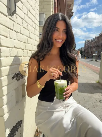 Branka photo 5 in Rotterdam: 22 years old, arab, slim, brunette, 170 cm, 54 kg, Medium bust