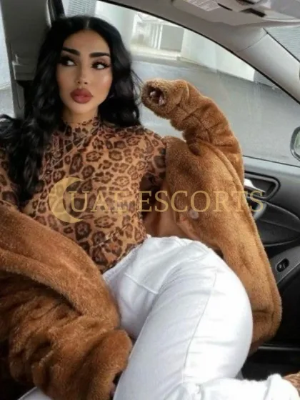 Britt photo 2 in Falkirk: 24 years old, arab, curvy, black hair, 178 cm, 58 kg, Medium bust