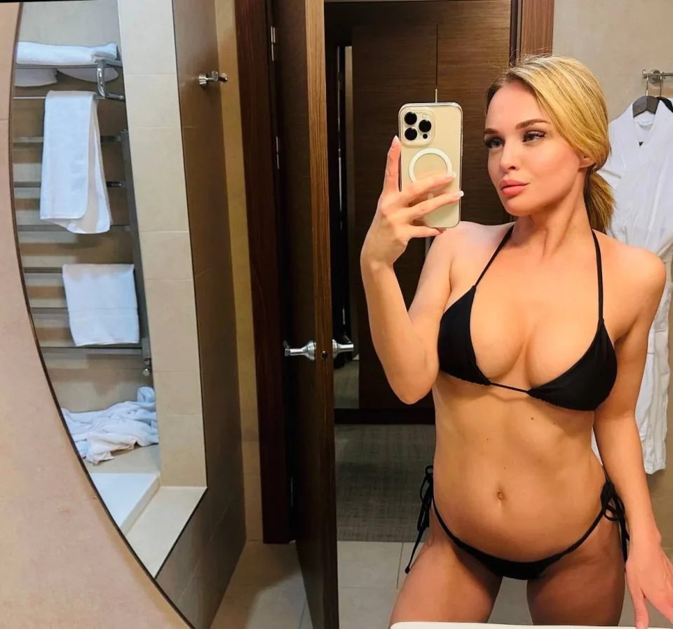 Aurore photo 5 in Dubai: 26 years old, european, slim, blonde hair, 177 cm, 56 kg, C bust