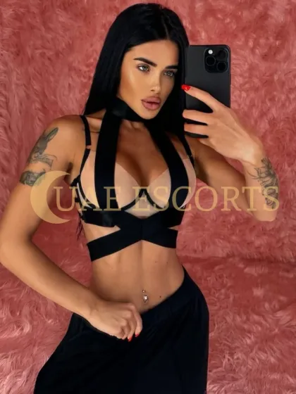 Brunilda photo 2 in Heidelberg: 24 years old, regular, brunette, 170 cm, 50 kg, Medium bust