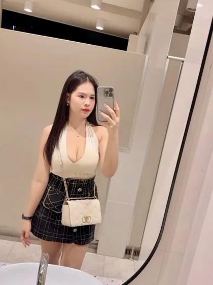 Ashly photo 3 in Dubai: 24 years old, asian, regular, black hair, 155 cm, 48 kg, C bust