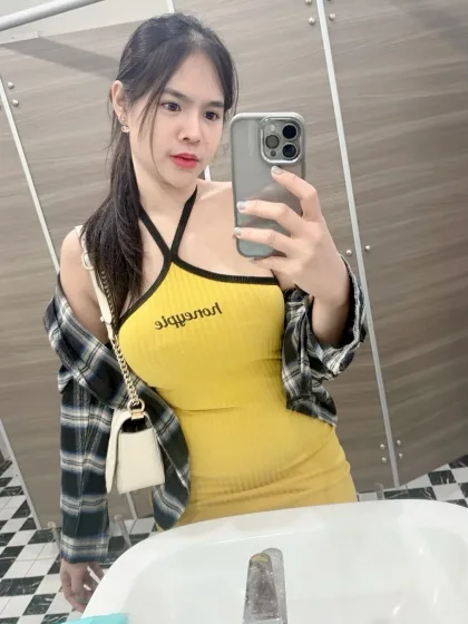 Ashly photo 5 in Dubai: 24 years old, asian, regular, black hair, 155 cm, 48 kg, C bust