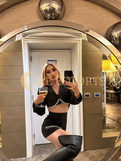 Brynny photo 3 in Woking: 30 years old, european, slim, blonde hair, 169 cm, 69 kg, Large bust