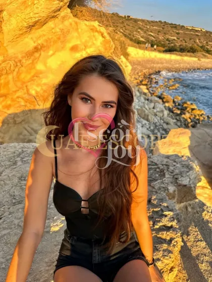 Cajsa photo 1 in Lübeck: 25 years old, european, slim, brown hair, 170 cm, 54 kg, Medium bust