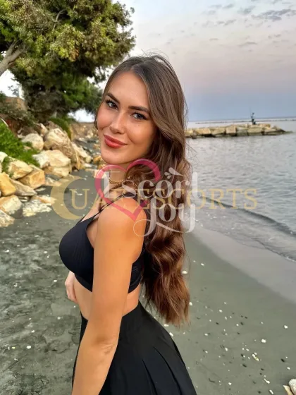 Cajsa photo 2 in Lübeck: 25 years old, european, slim, brown hair, 170 cm, 54 kg, Medium bust