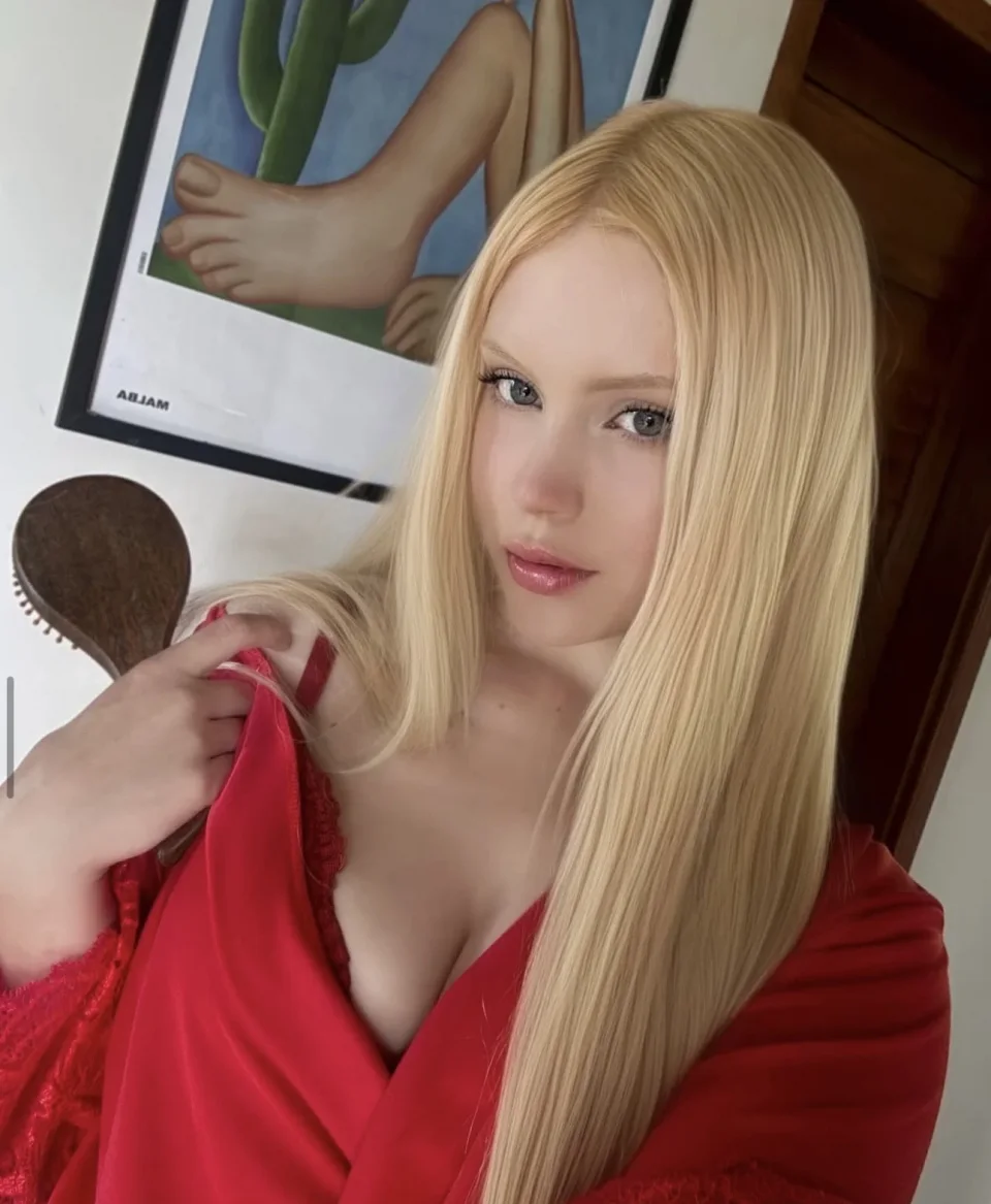 Vivian photo 2 in Abu Dhabi: 23 years old, regular, blonde hair, 166 cm, 54 kg, C bust