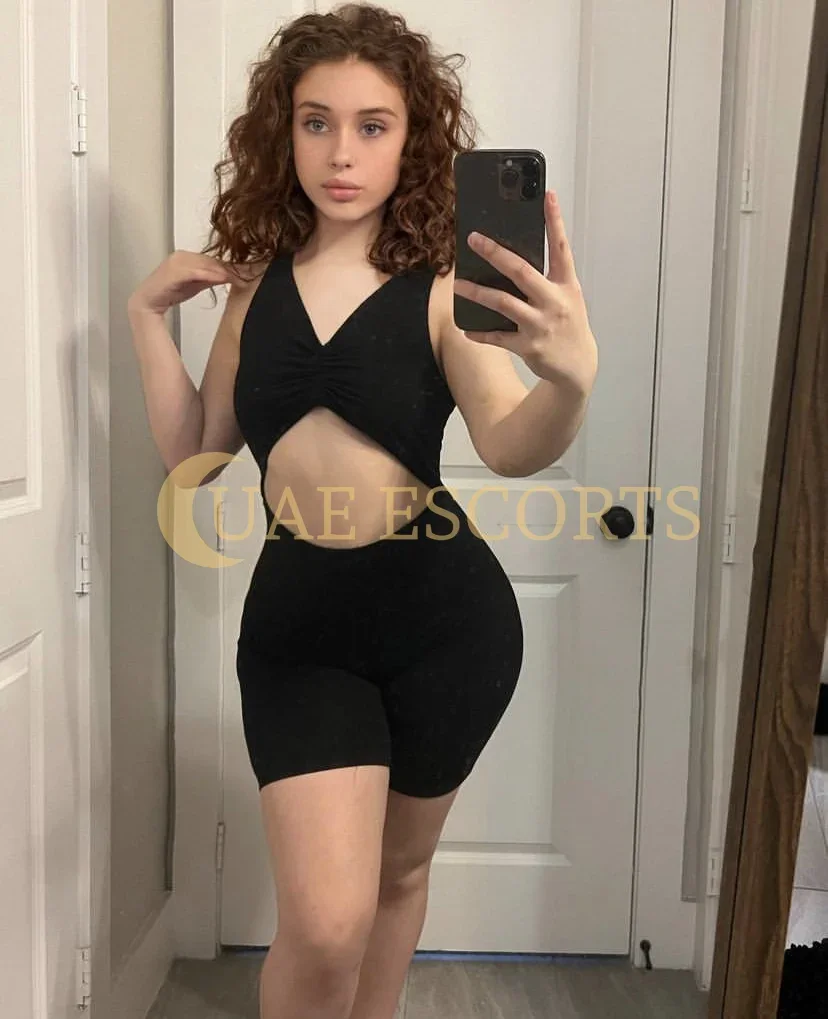 Casiana photo 4 in Oxford: 29 years old, curvy, blonde hair, 177 cm, 60 kg, Large bust
