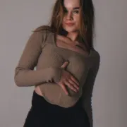 Eliane photo 3 in Hong Kong: 20 years old, european, slim, brown hair, 159 cm, 51 kg, A bust