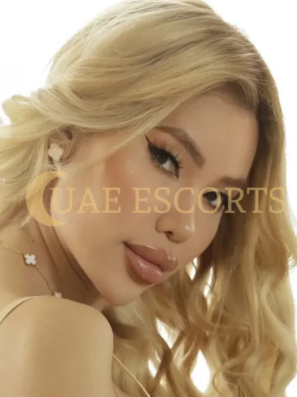 Cecelia photo 3 in Aberdeen: 25 years old, european, curvy, blonde hair, 165 cm, 55 kg, Large bust