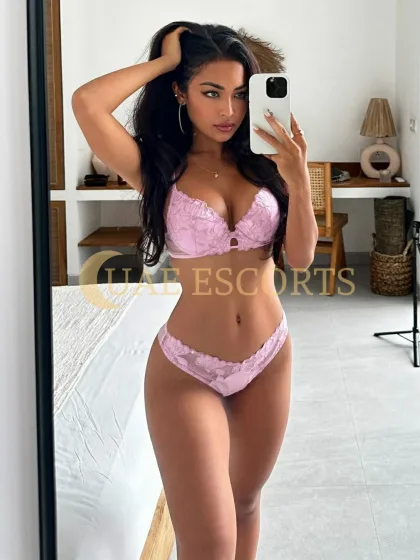 Cecilie photo 5 in Leipzig: 27 years old, slim, black hair, 165 cm, 52 kg, Medium bust