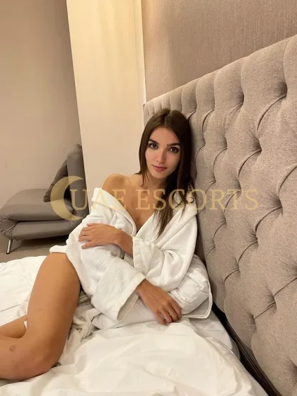 Chantel photo 4 in Cambridge: 24 years old, skinny, brown hair, 168 cm, 51 kg, Medium bust