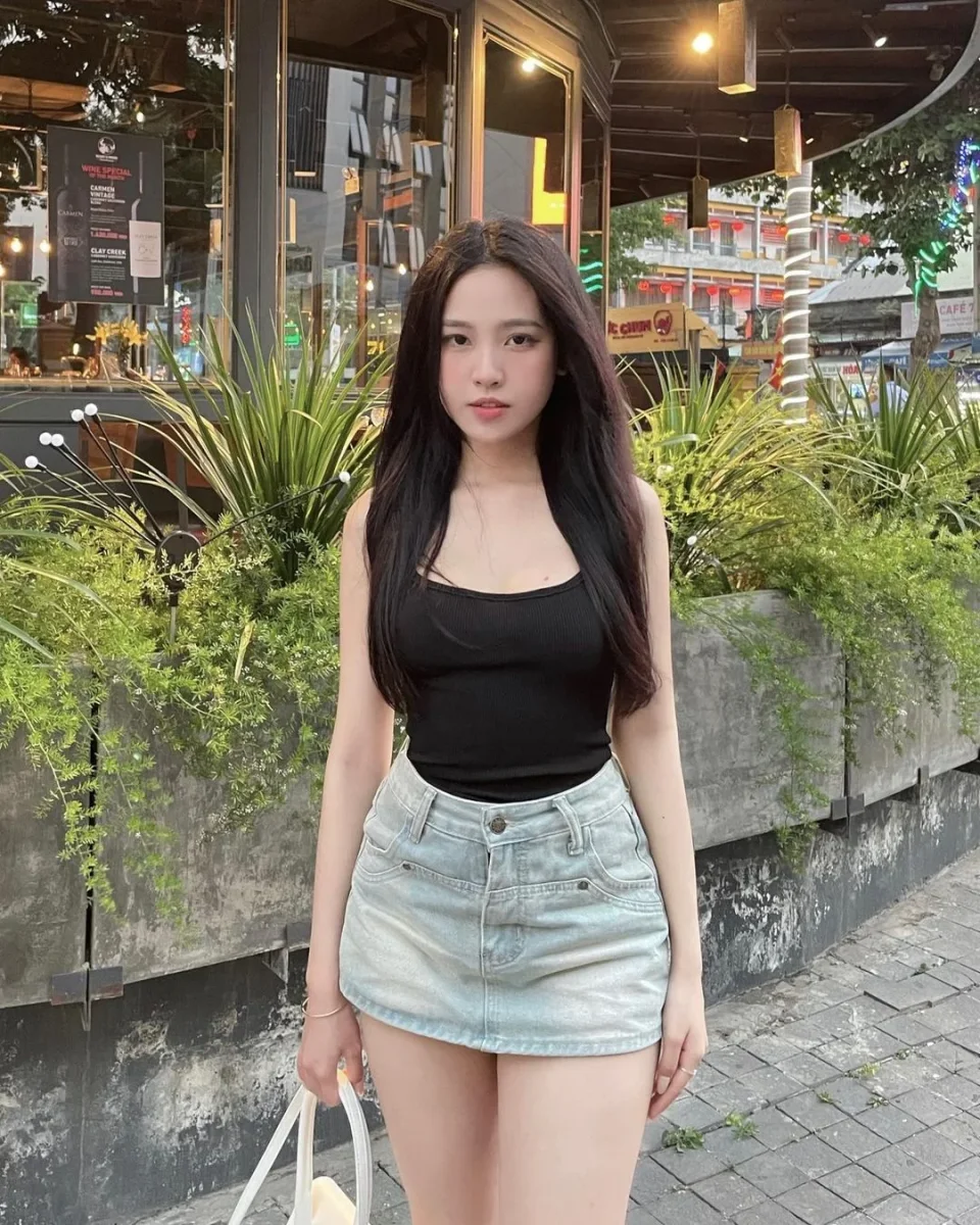 Vernice photo 8 in Hong Kong: 25 years old, slim, black hair, 169 cm, 50 kg, D bust