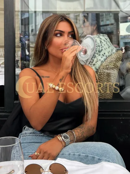 Charo photo 3 in Rostock: 33 years old, brown hair, 173 cm, 66 kg, Medium bust