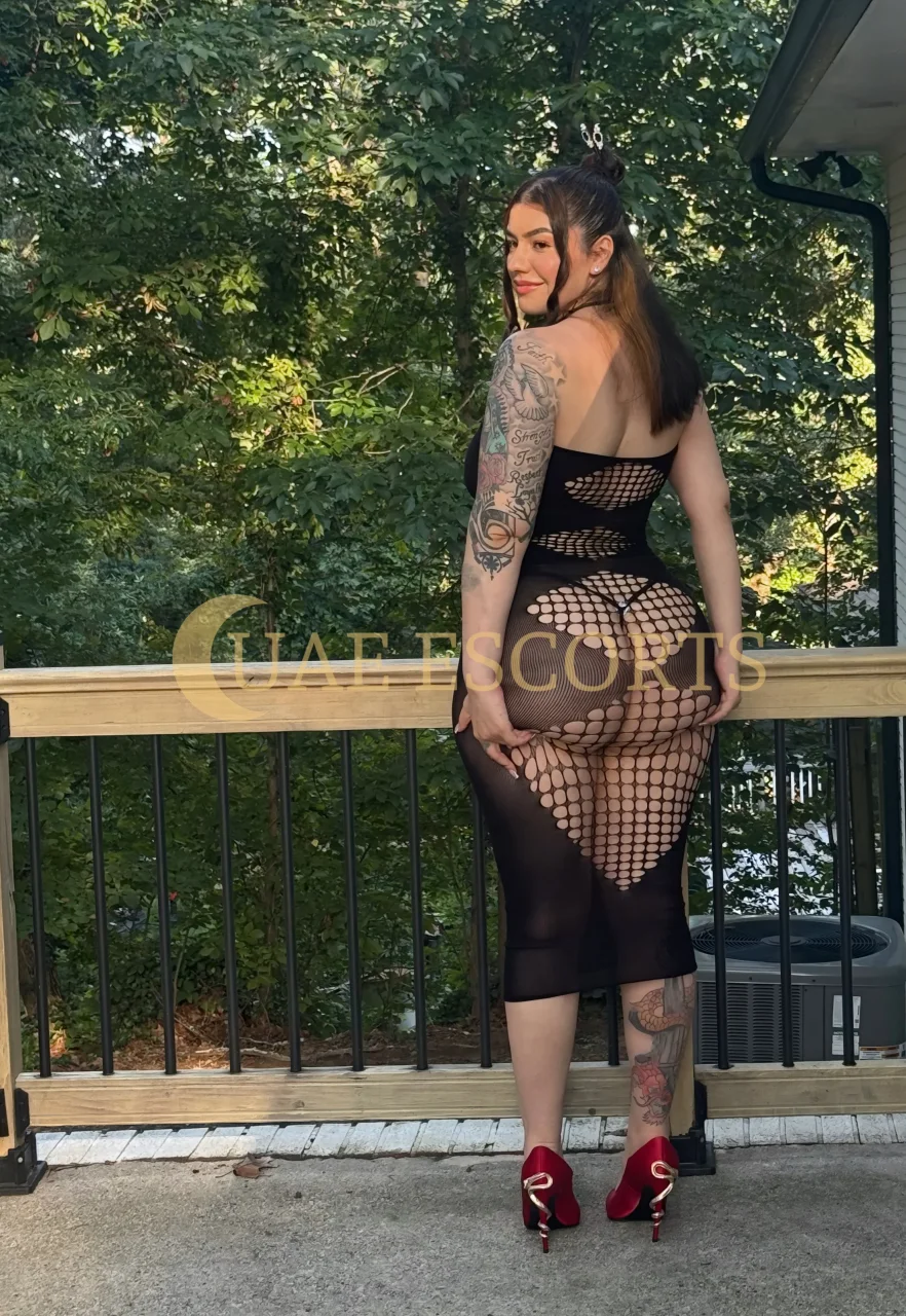 Cheresha photo 10 in Stuttgart: 28 years old, latina, curvy, black hair, 172 cm, 69 kg, Large bust