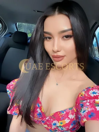Cinzia photo 5 in London: 24 years old, arab, regular, black hair, 175 cm, 58 kg, Large bust